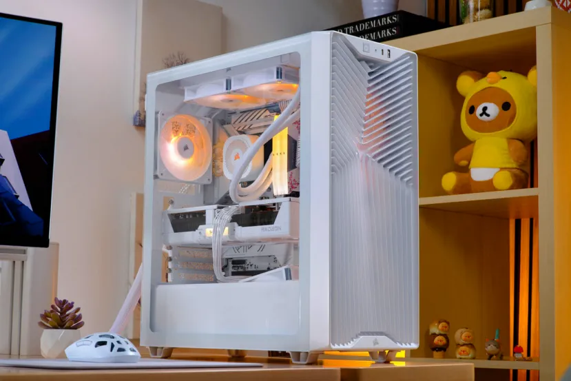 CORSAIR renueva su gama media con la 3200D, una torre centrada en el flujo de aire y en las GPU de gran tamaño