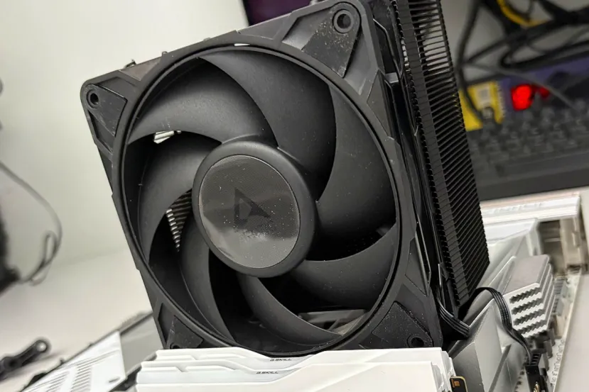 Arctic Freezer 36-S Review: diseño simple y funcional impulsado por el potente ventilador Arctic P12 Pro