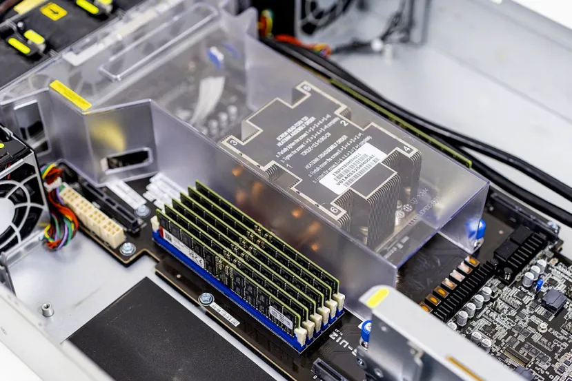 PCSpecialist Athena AI Pro Preview: un servidor de 80.000 € con 4 GPUs Blackwell y 384 GB de VRAM para IA local empresarial