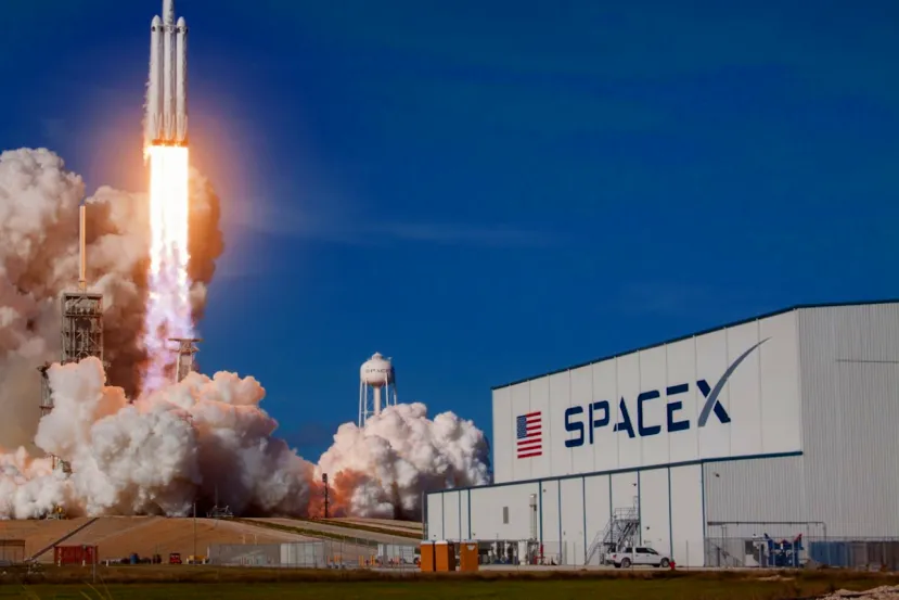SpaceXAI pierde más de 50 empleados tras la fusión entre SpaceX y xAI, según The Information