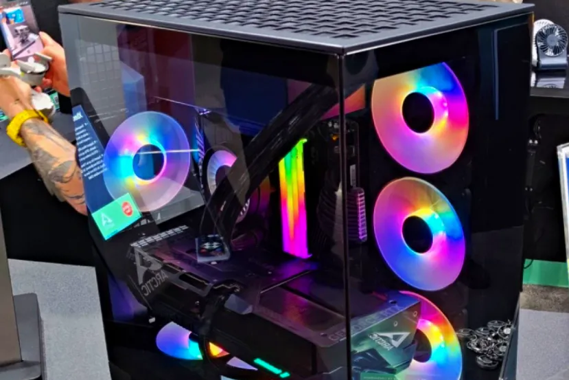 ARCTIC Xtender Mini: torre panorámica compacta con hasta 7 ventiladores y GPUs de 40 cm