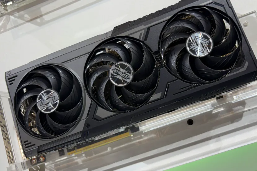 ASRock lanza la Radeon RX 9070 GRE Steel Legend Dark 12 GB OC con refrigeración triple y frecuencia boost de 2920 MHz