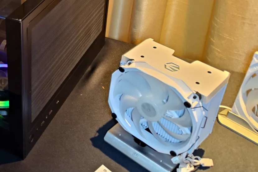 Endorfy prepara los Fortis 5 White ARGB y Fera 5 White ARGB con ventiladores de 140 y 120 mm y modo semipasivo