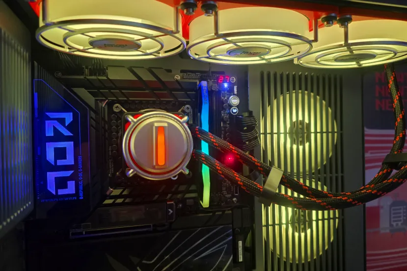 La nueva gama Levelplay Newtro combina estética industrial, un característico color naranja y refrigeración de hasta 350 W