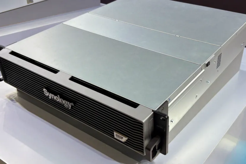 Synology DVA7400 y DVA3000: dos nuevos appliances que reconocen caras, leen matrículas y buscan en el vídeo por texto con IA local