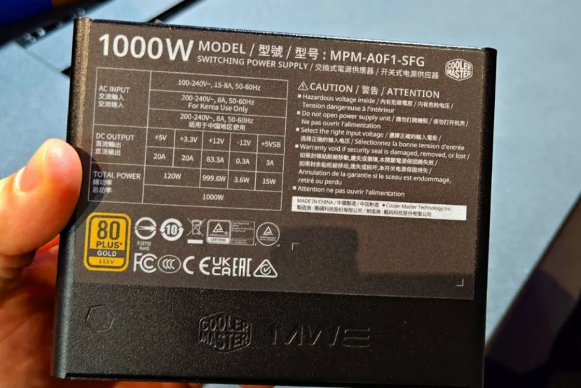 Las nuevas fuentes Cooler Master MWE Gold V4 ya se pueden reservar: llegan con formato ATX 3.1 y un LED que te avisa si peligra tu tarjeta gráfica