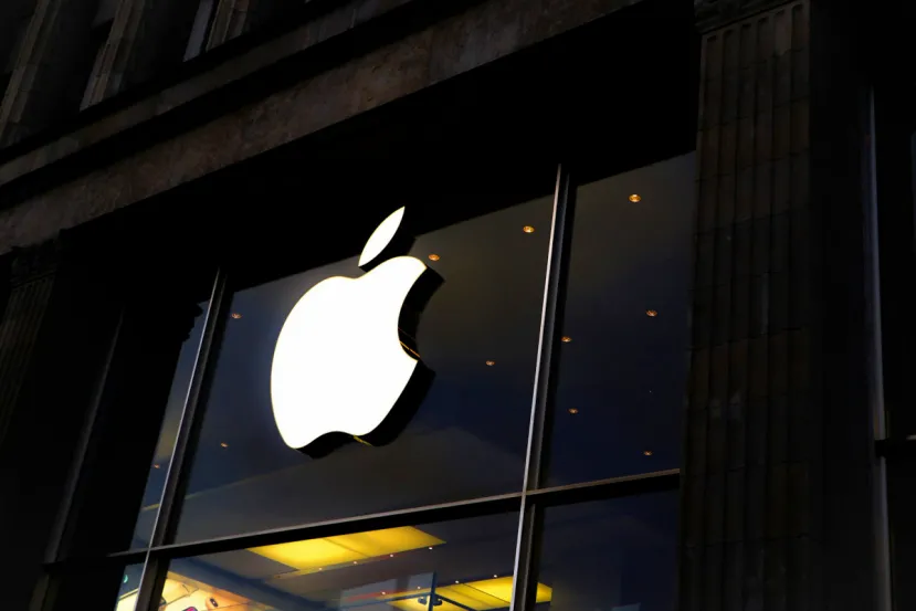 Tim Cook admite que el alza de la memoria ya es “insostenible” para Apple y anticipa subidas de precio en su catálogo