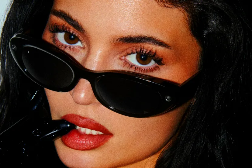 Meta presenta nuevas smartglasses junto a EssilorLuxottica con cámara de 12 MP e IA