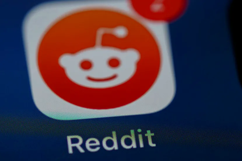 Reddit gana un 61% más pero se hunde en bolsa por el miedo a que la IA le quite tráfico de búsqueda