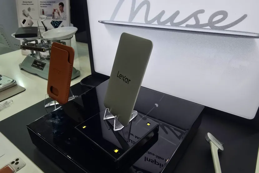 Este es "el SSD portátil más fino del mundo" según Lexar: llega el Muse Ultra-Slim Portable con solo 3,8 mm de grosor
