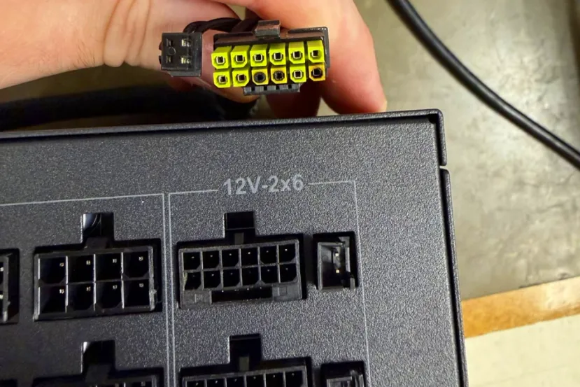Se funde el conector de 16 pines de una fuente ASRock pese a contar con protección TempGuard