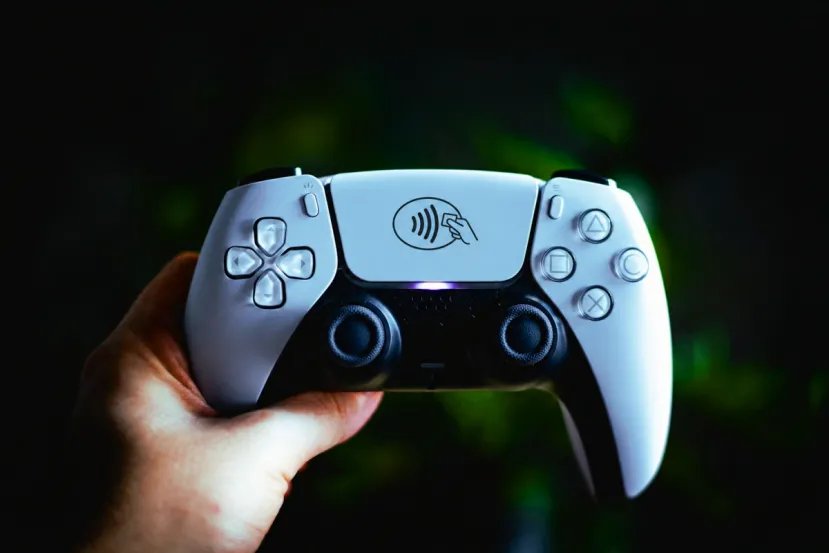 Sony quiere exprimir a los usuarios con más micropagos en los juegos gracias a un sistema contactless para tarjetas de crédito integrado en el mando 