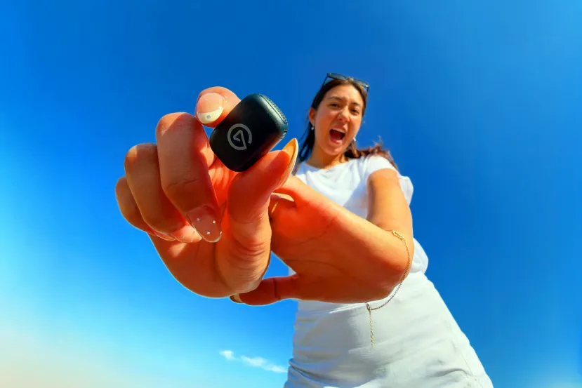 Elgato presenta el micrófono inalámbrico 2 en 1 de solapa y mano Wave Go con hasta 48 horas de batería