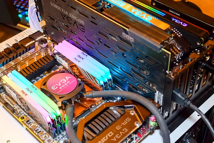 Así luce la EVGA SR-3 Dark de 1.800 Dólares para procesadores Intel Xeon de hasta 28 núcleos