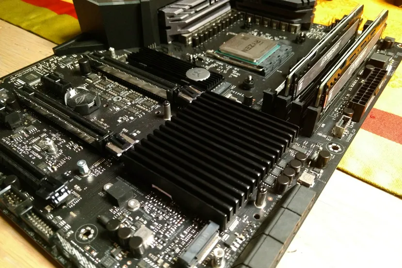 Un modder llamado DerRuehrer ha mejorado las temperaturas de su chipset X570 con un pequeño disipador pasivo
