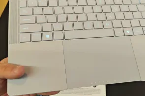 ASUS ExpertBook Ultra: El portátil profesional de menos de 1 kg con Intel Panther Lake y 24 horas de batería.