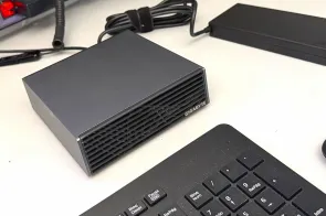 Gigabyte AI TOP ATOM Review, 128 GB de memoria unificada y 200 GbE para llevar la IA local a tu mesa