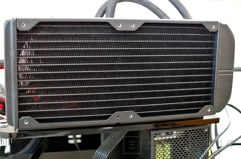 Geeknetic Como utilizar tu Fractal Design Celsius S24 sin ventiladores 1