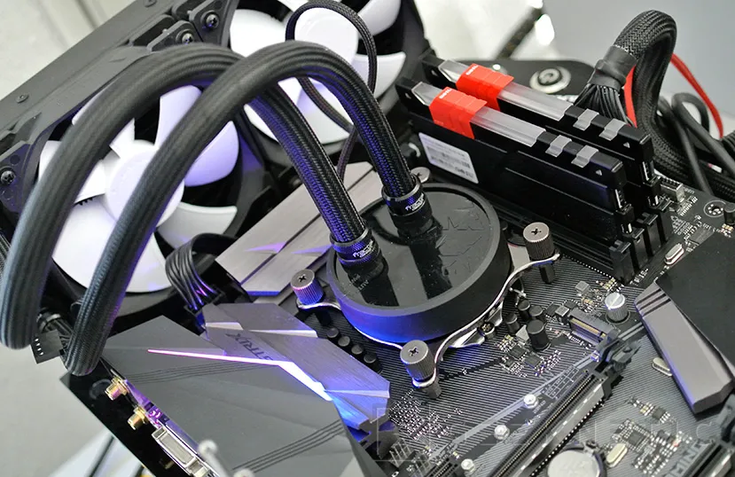 Geeknetic Como utilizar tu Fractal Design Celsius S24 sin ventiladores 5