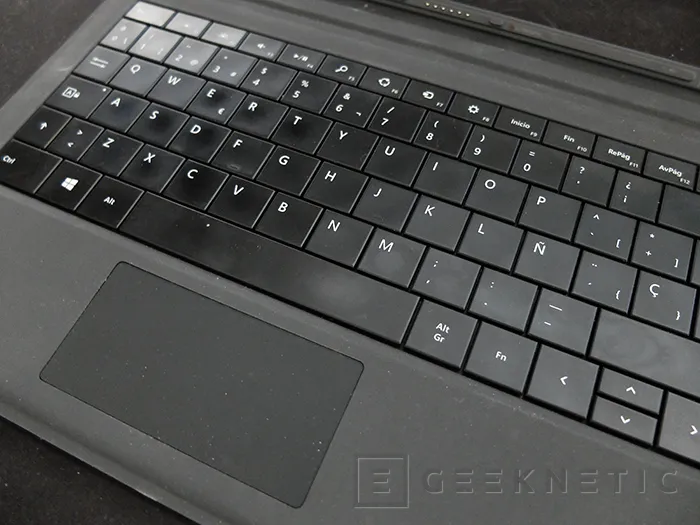 Geeknetic Microsoft Surface Pro 3 21