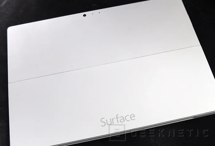 Geeknetic Microsoft Surface Pro 3 5