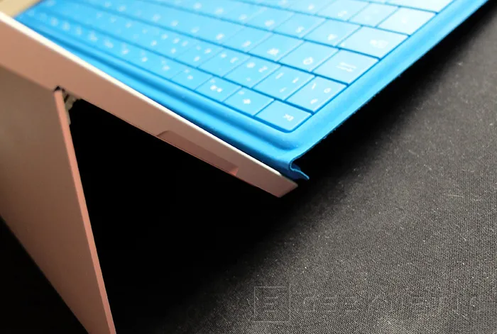 Geeknetic Microsoft Surface 3 7