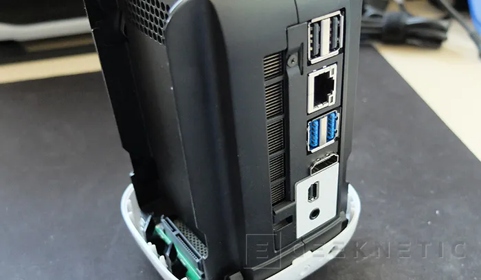 Geeknetic Acer Revo One RL85 3