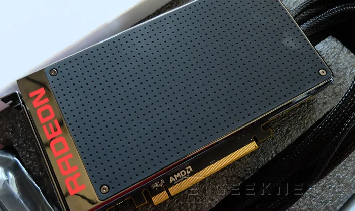 Geeknetic AMD Radeon R9 Fury X Series 25