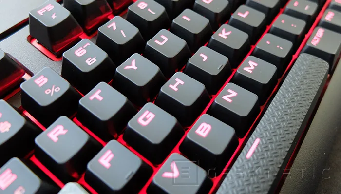 Geeknetic Corsair Strafe Cherry MX Red Mechanical Keyboard 24