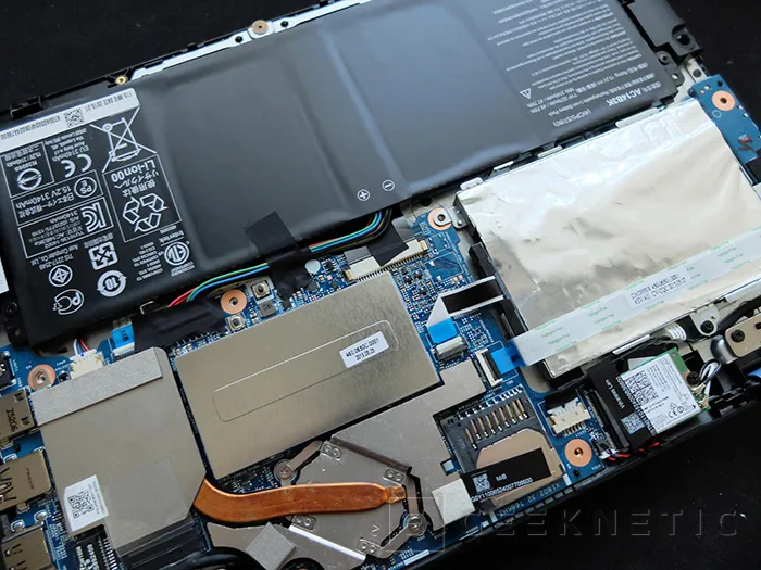 Geeknetic Acer Aspire R3-131T  12