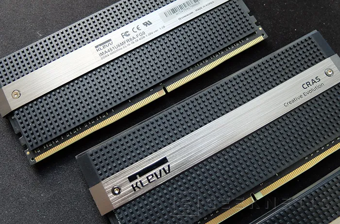 Geeknetic Klevv Cras DDR4 3000 5