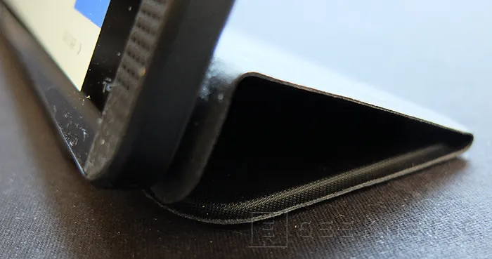 Geeknetic Nvidia Shield Tablet K1 14