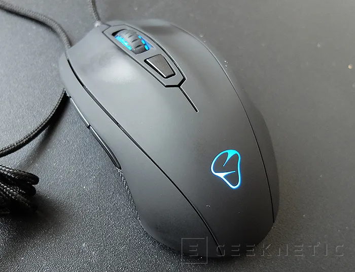 Geeknetic Mionix Castor gaming mouse 4