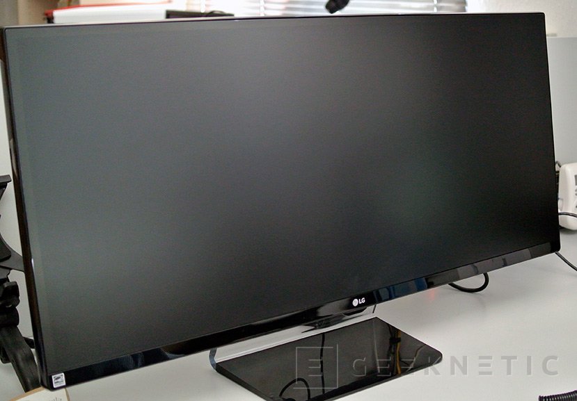 Monitor LG 34UM67-P 34” FreeSync [Análisis Completo en Español]