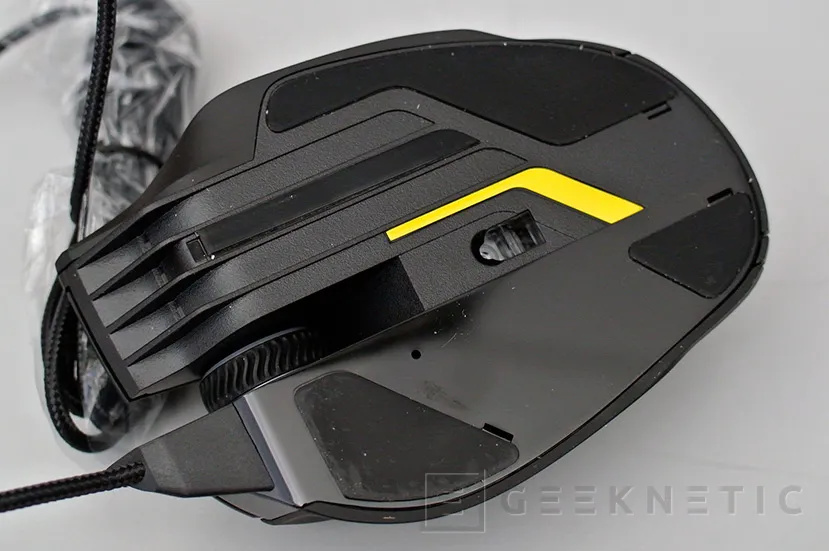 Geeknetic Corsair Sabre RGB Gaming Mouse 6