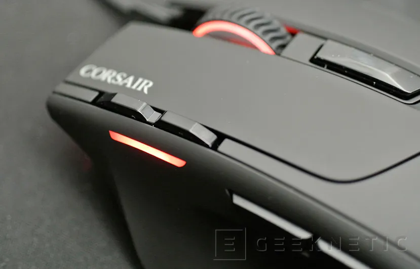 Geeknetic Corsair Sabre RGB Gaming Mouse 2
