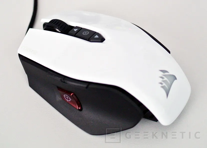 Geeknetic Corsair M65 Pro Gaming Mouse 6