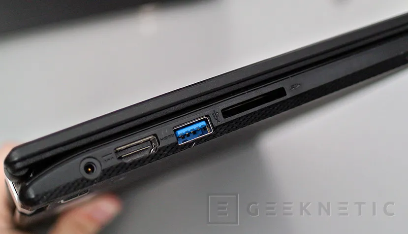 Geeknetic Acer Chromebook R11-CB5 9