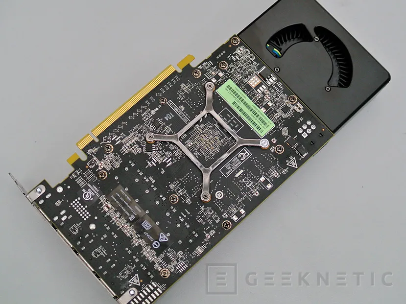 Geeknetic AMD Radeon RX 480 11