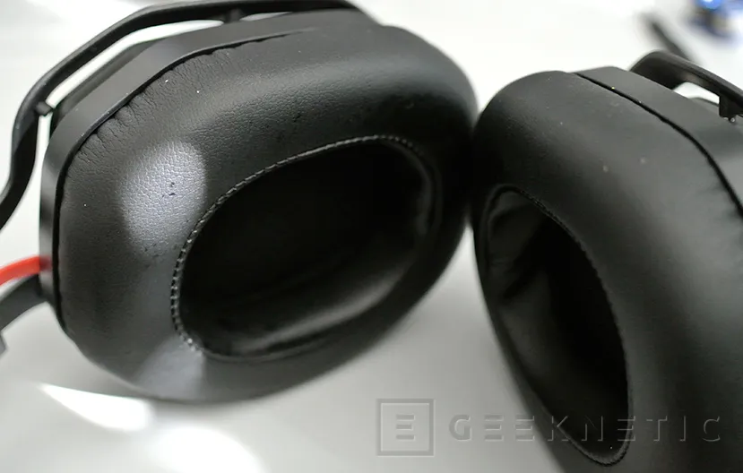 Geeknetic Auriculares Coolermaster MasterPulse Over-Ear    4