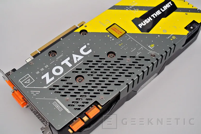 Geeknetic Zotac Geforce GTX 1080 AMP Extreme 4