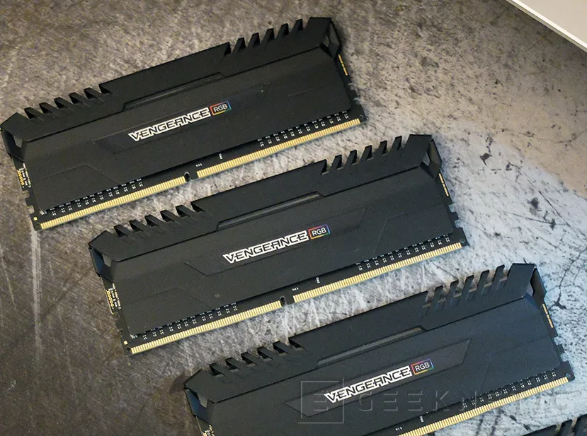 Geeknetic Corsair Vengeance RGB Series DDR4 3000 3