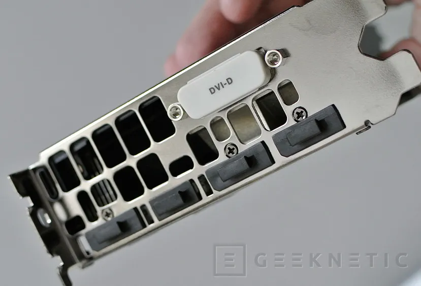 EVGA Nvidia Geforce GTX 1060 SC para compactos [Análisis Completo en Español]