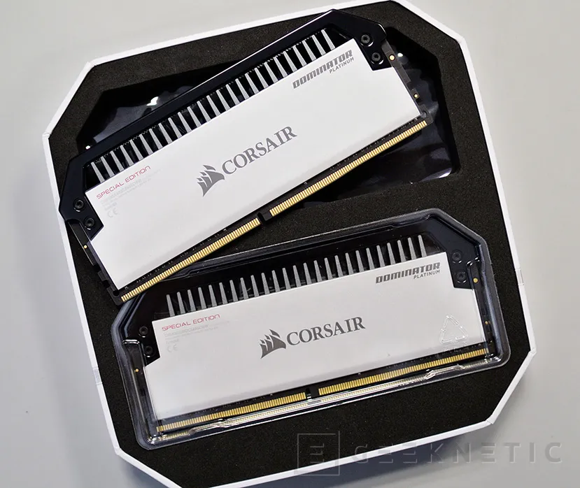 Geeknetic Review Memoria RAM Corsair Dominator Platinum  Contrast Special Edition DDR4 3466 2
