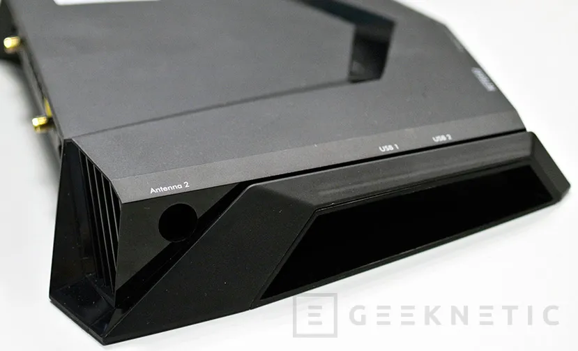 Geeknetic Review Router Netgear XR500 Nighthawk Pro Gaming 8