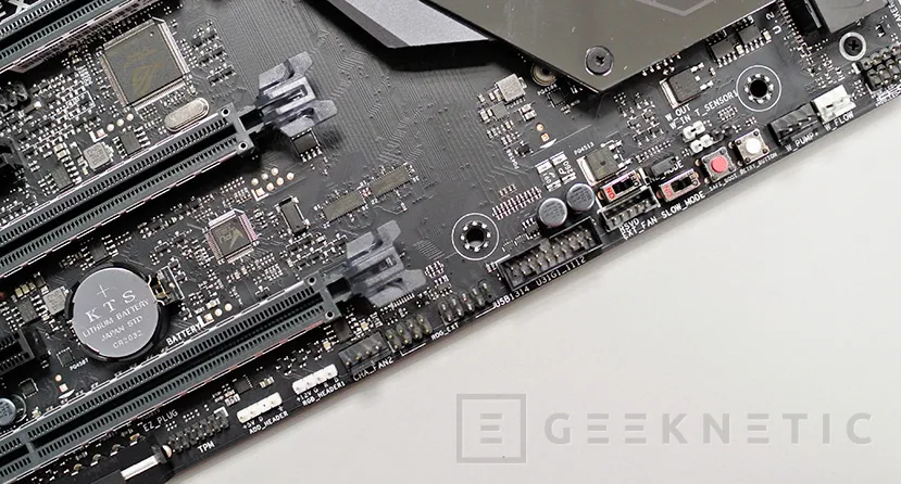 Geeknetic Review Placa Base ASUS ROG Zenith Extreme X399 23