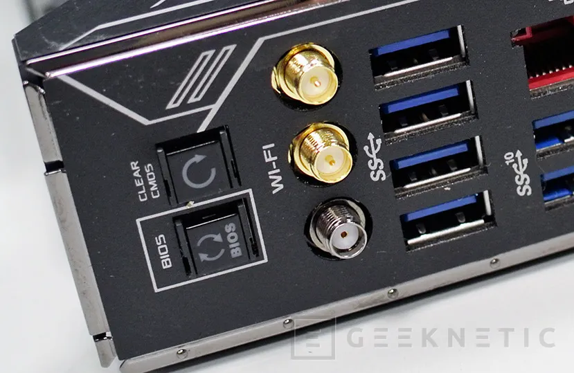 Geeknetic Review Placa Base ASUS ROG Zenith Extreme X399 17