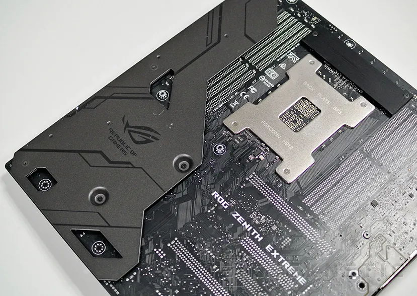Geeknetic Review Placa Base ASUS ROG Zenith Extreme X399 33