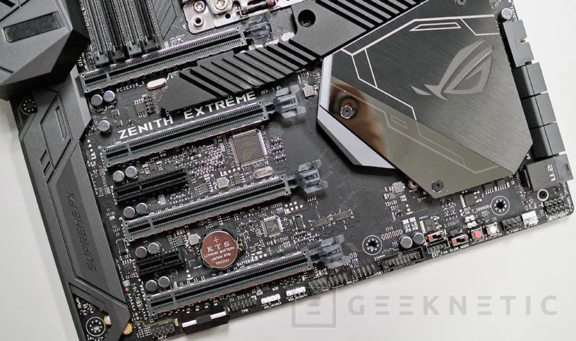 Geeknetic Review Placa Base ASUS ROG Zenith Extreme X399 12
