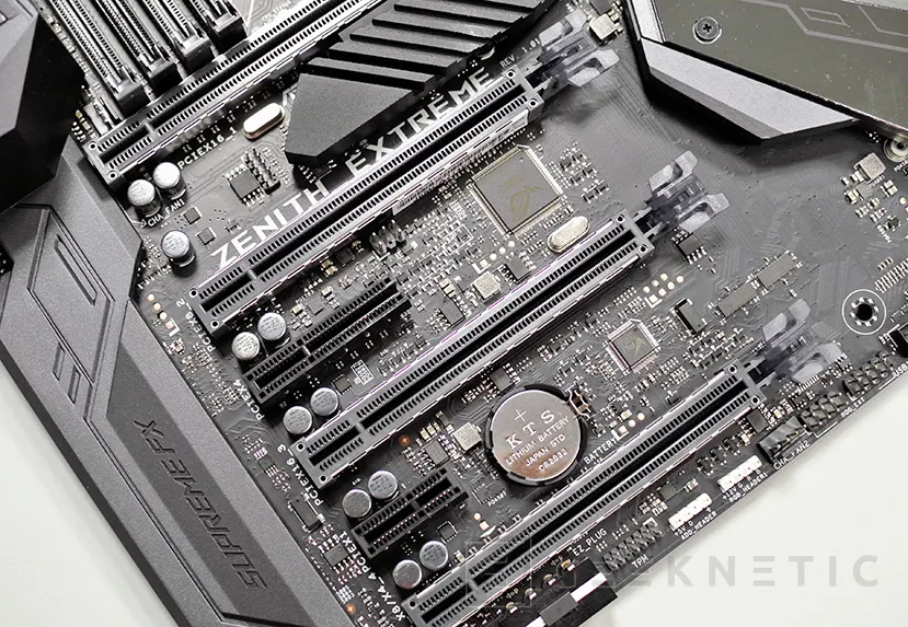 Geeknetic Review Placa Base ASUS ROG Zenith Extreme X399 13